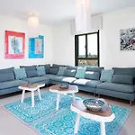 Sophisticated 3Br Penthouse In Jaffa\'S Market